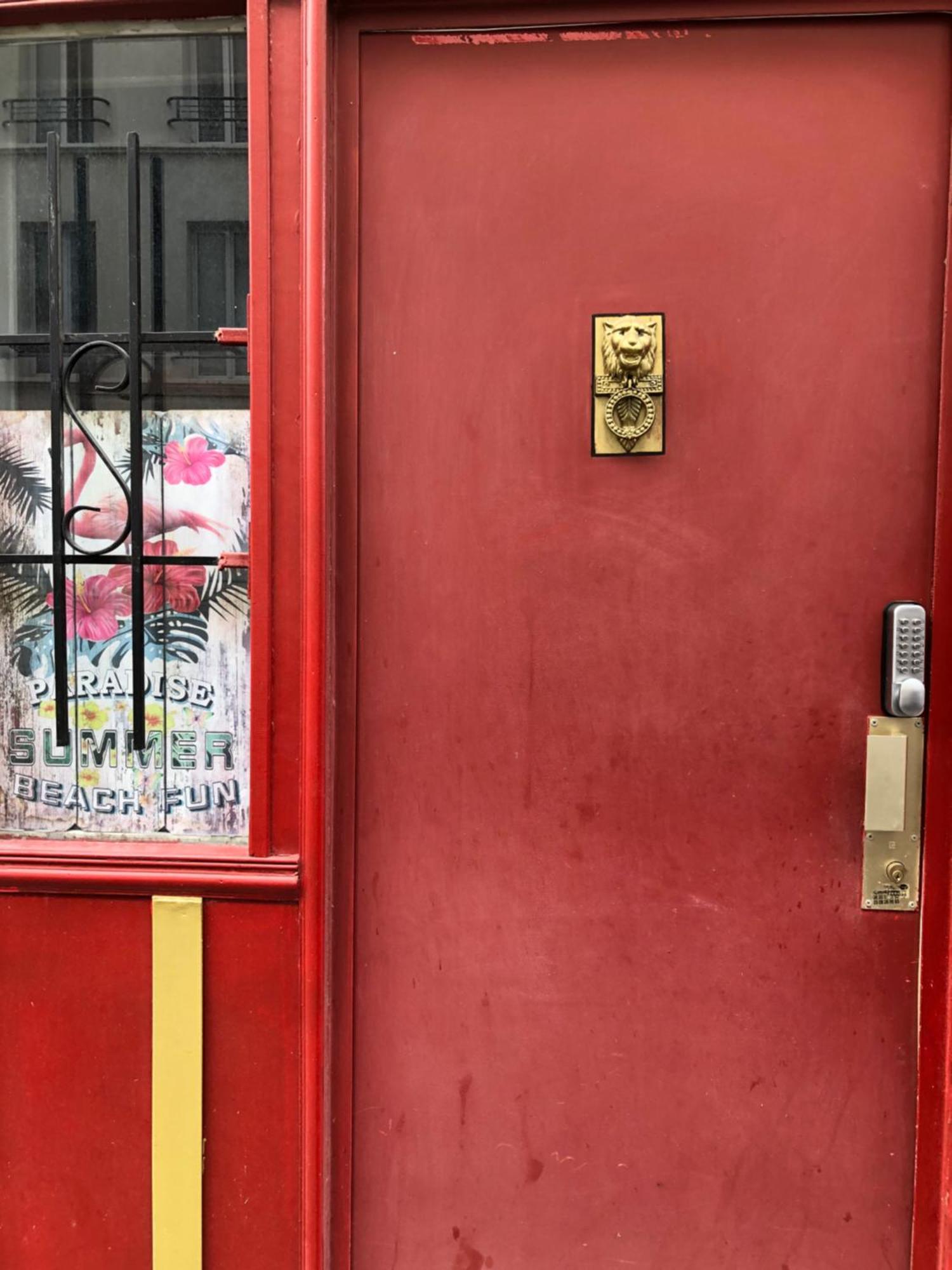 Guesthouse Familial Pour 2,3,4 Personnes De 44M2- Accessible Handic -Rez De Chaussee-Vues Sur Rue Et Patio Prive - Sejour, Chambre Separee-Cuisine,Salle De Bain,Lit Double Et Canape-Lit 2Pers-Entree De La Rue Berzelius-5 Minutes Du Metro Brochant-Lig Paris Exteriör bild