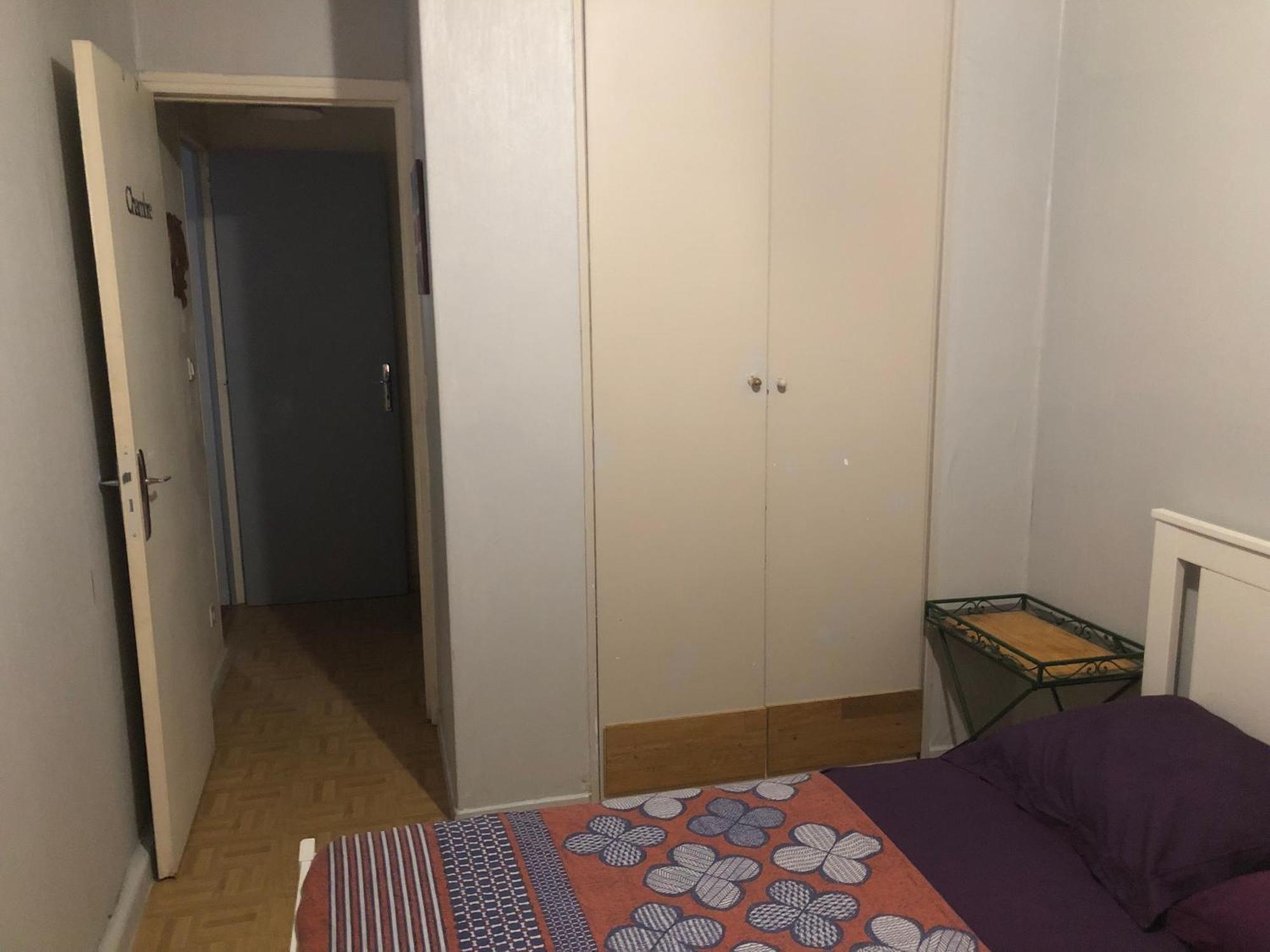 Guesthouse Familial Pour 2,3,4 Personnes De 44M2- Accessible Handic -Rez De Chaussee-Vues Sur Rue Et Patio Prive - Sejour, Chambre Separee-Cuisine,Salle De Bain,Lit Double Et Canape-Lit 2Pers-Entree De La Rue Berzelius-5 Minutes Du Metro Brochant-Lig Paris Exteriör bild