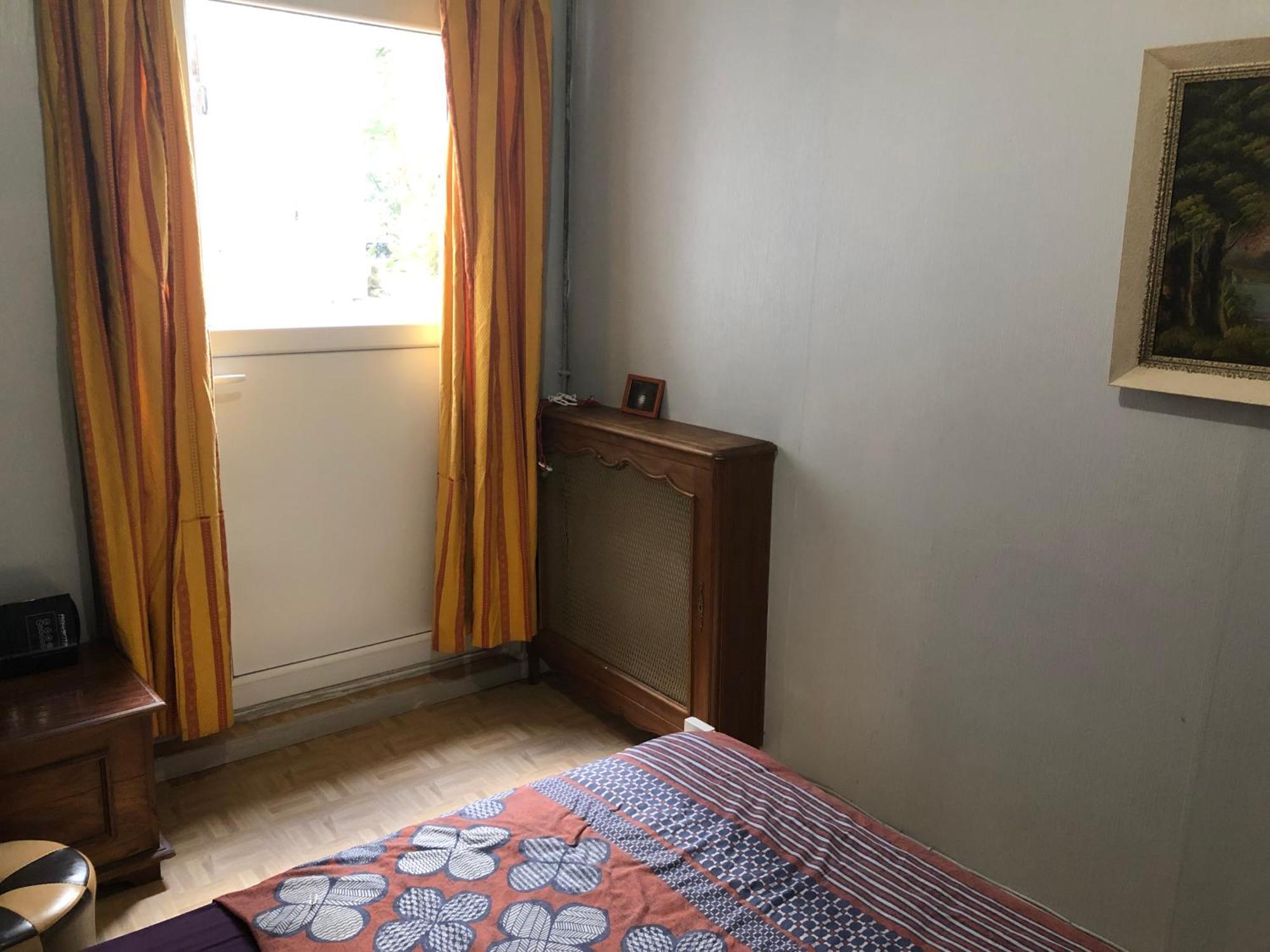 Guesthouse Familial Pour 2,3,4 Personnes De 44M2- Accessible Handic -Rez De Chaussee-Vues Sur Rue Et Patio Prive - Sejour, Chambre Separee-Cuisine,Salle De Bain,Lit Double Et Canape-Lit 2Pers-Entree De La Rue Berzelius-5 Minutes Du Metro Brochant-Lig Paris Exteriör bild