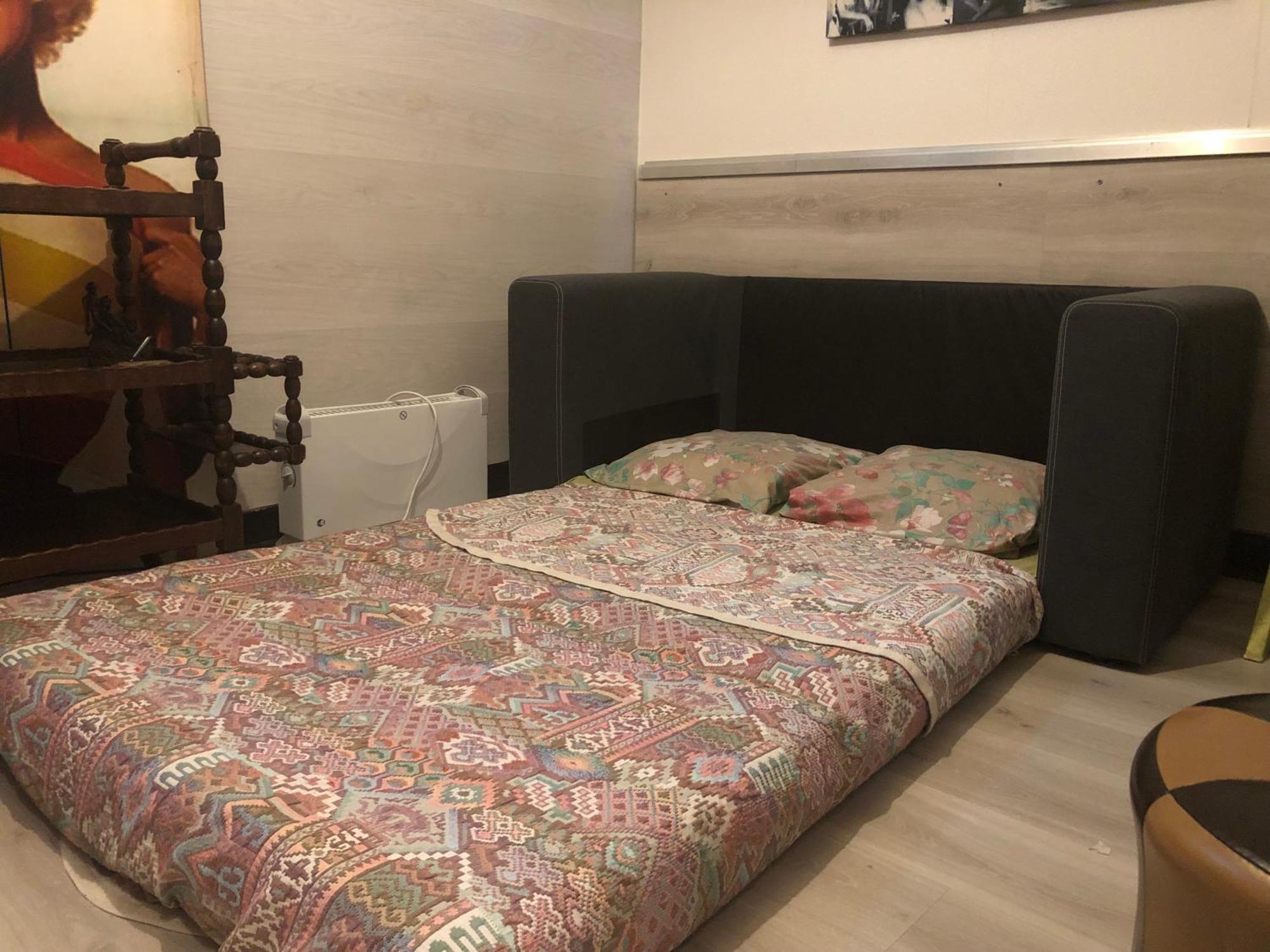 Guesthouse Familial Pour 2,3,4 Personnes De 44M2- Accessible Handic -Rez De Chaussee-Vues Sur Rue Et Patio Prive - Sejour, Chambre Separee-Cuisine,Salle De Bain,Lit Double Et Canape-Lit 2Pers-Entree De La Rue Berzelius-5 Minutes Du Metro Brochant-Lig Paris Exteriör bild